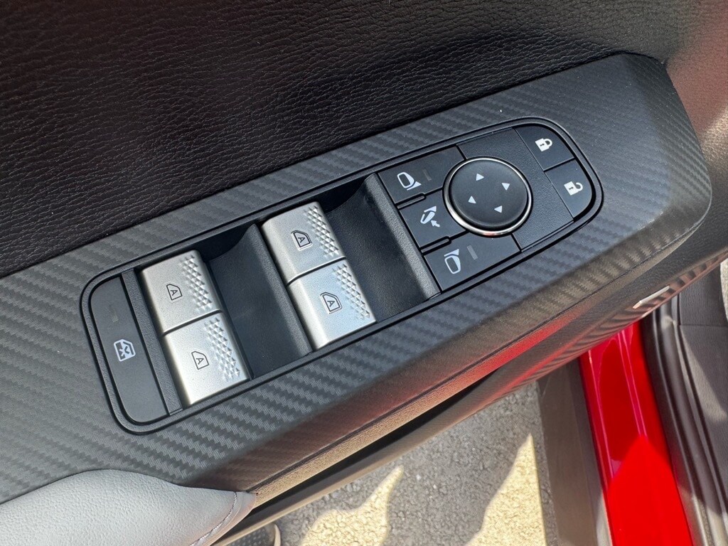 2025 Mitsubishi Outlander SE - Photo 23