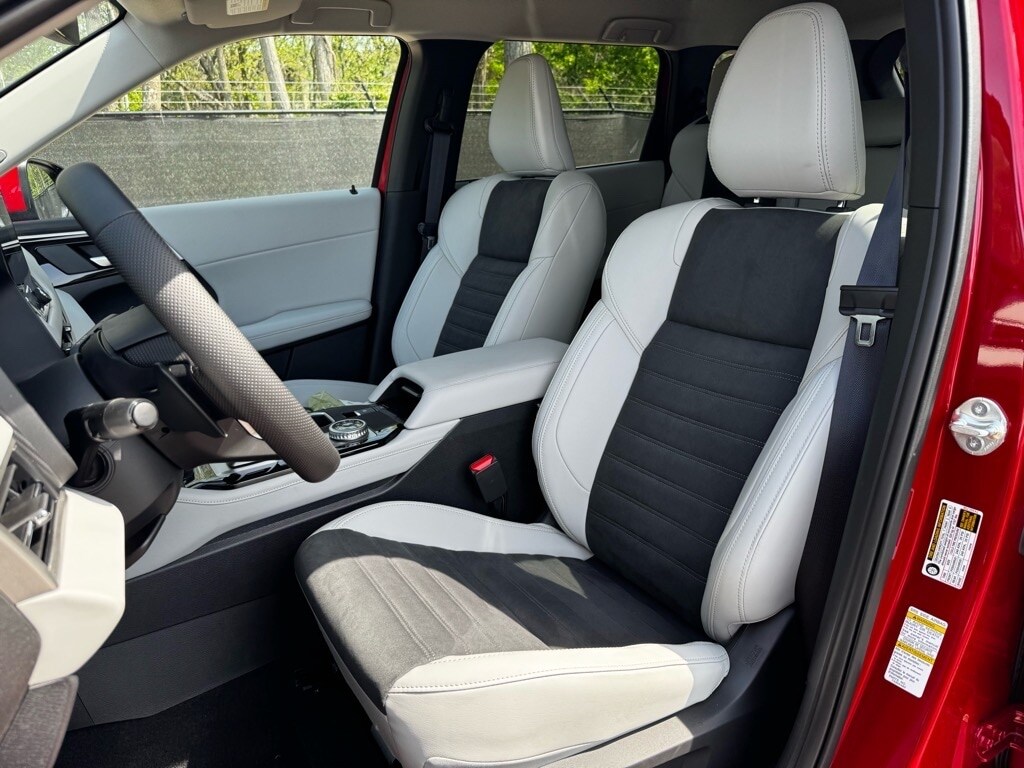 2025 Mitsubishi Outlander SE - Photo 22