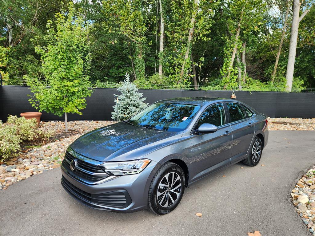 2024 Volkswagen Jetta S's photo