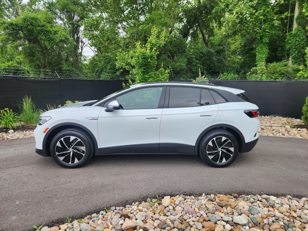 Used 2021 Volkswagen ID.4 PRO with VIN WVGJNPE28MP062330 for sale in Burlington, VT