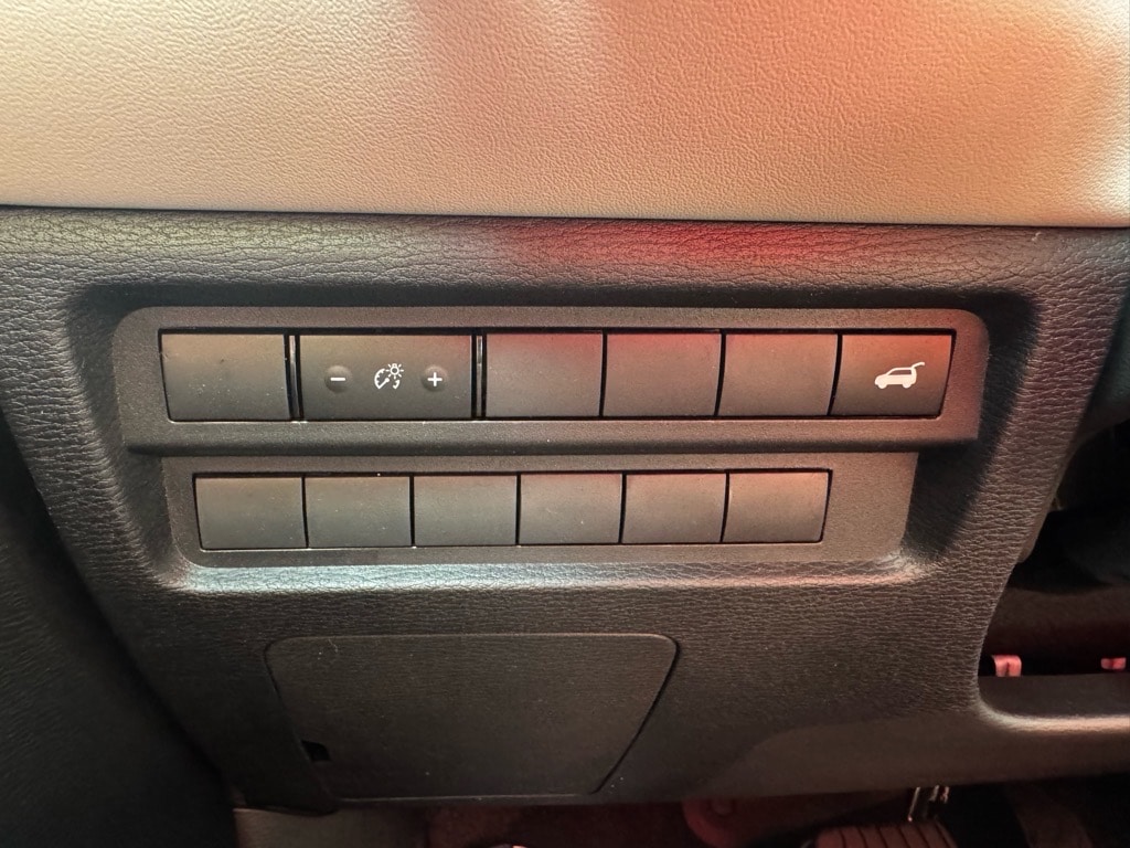 2025 Mitsubishi Outlander SE - Photo 25