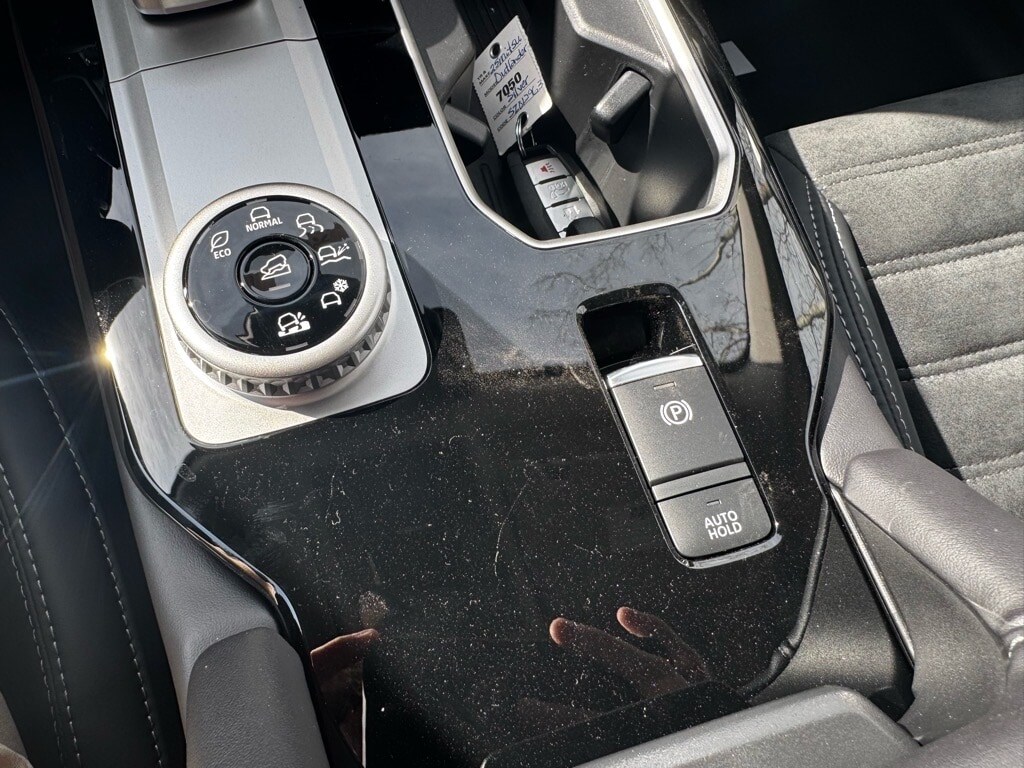 2025 Mitsubishi Outlander SE - Photo 36