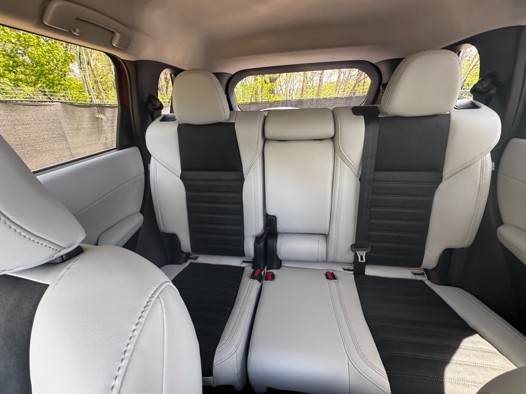2025 Mitsubishi Outlander SE - Photo 37