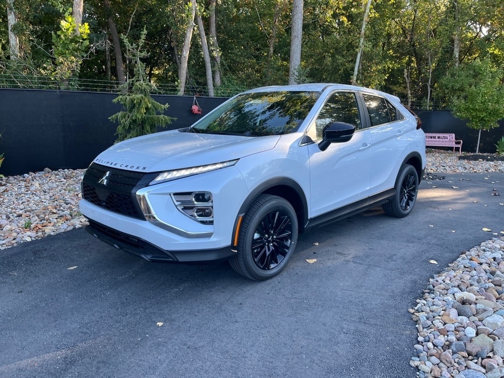 2024 Mitsubishi Eclipse Cross LE S-AWC's photo