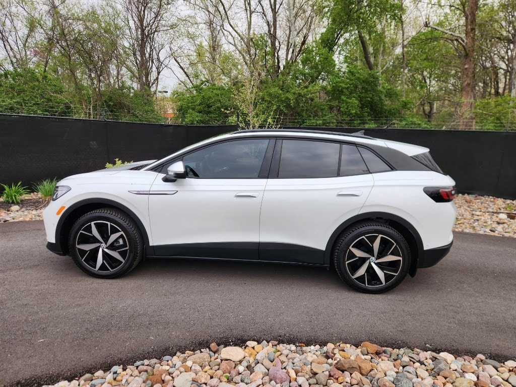 Used 2023 Volkswagen ID.4 PRO S with VIN 1V2WNPE89PC027109 for sale in Burlington, VT