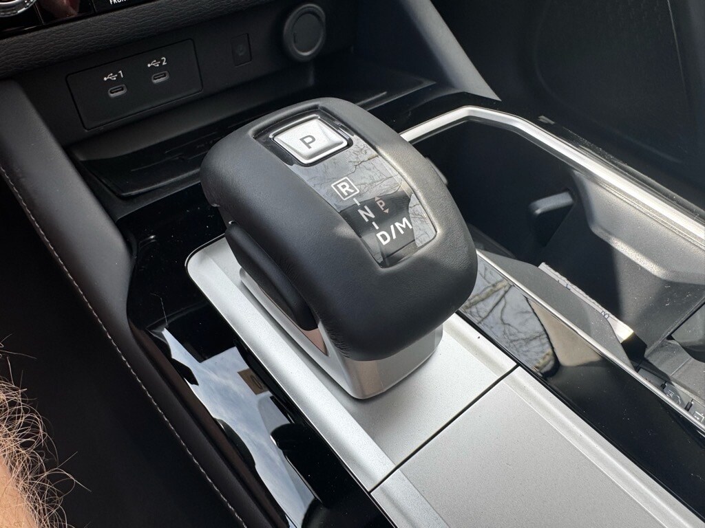 2025 Mitsubishi Outlander SE - Photo 37