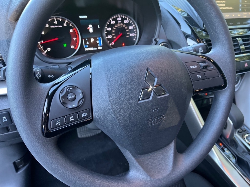 2024 Mitsubishi Eclipse Cross LE - Photo 18