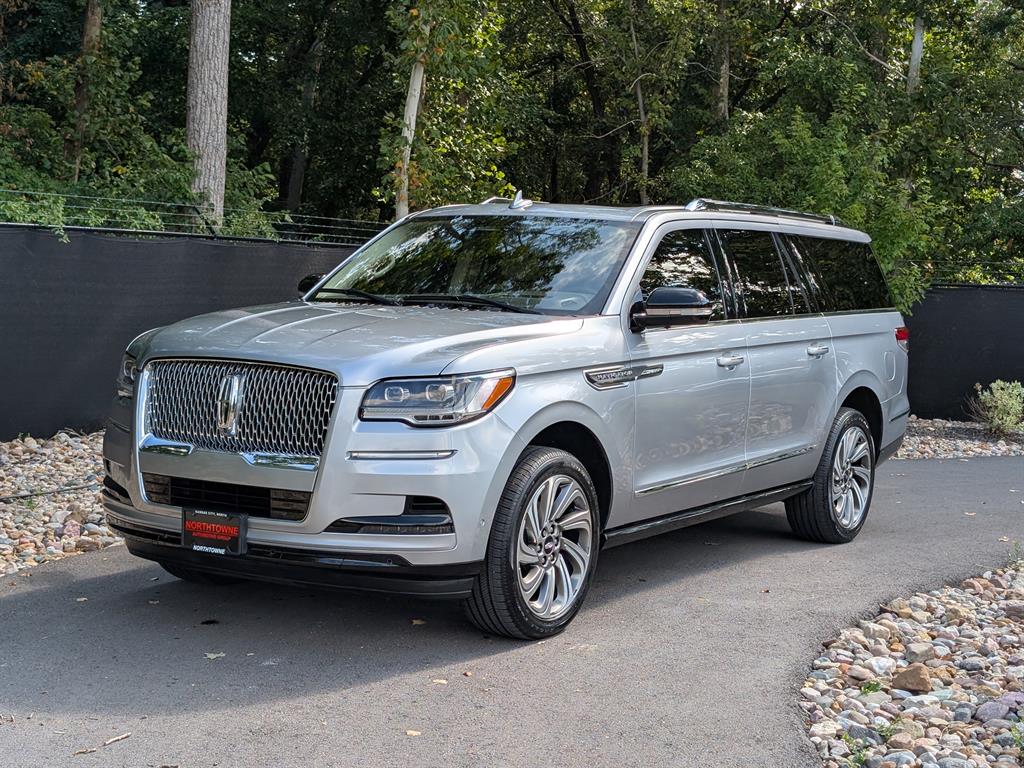 2022 Lincoln Navigator Reserve L's photo