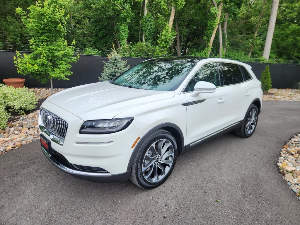 2022 Lincoln Nautilus Reserve's photo