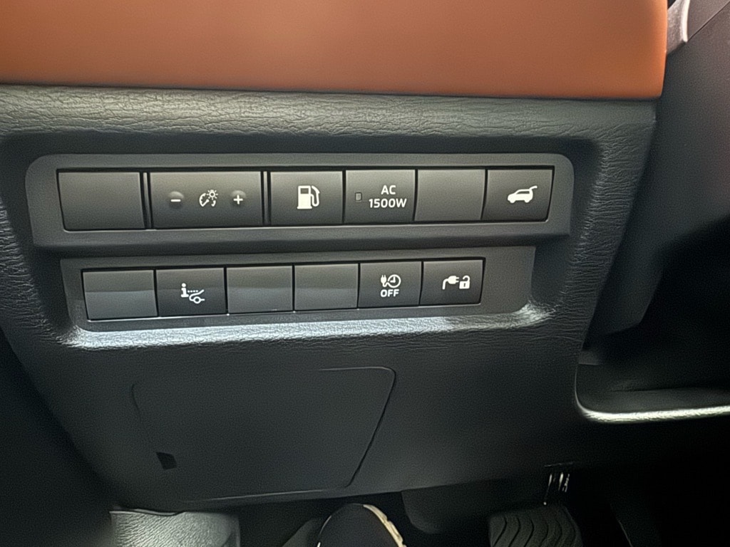 2025 Mitsubishi Outlander Plug-in Hybrid SEL - Photo 25