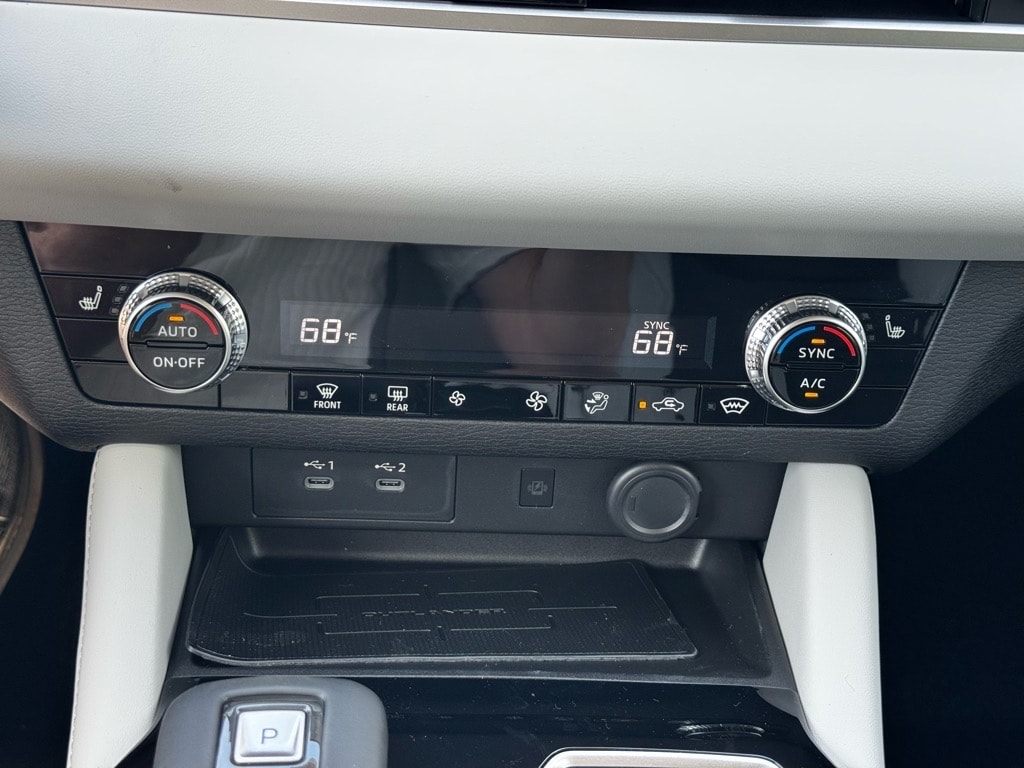2025 Mitsubishi Outlander SE - Photo 34