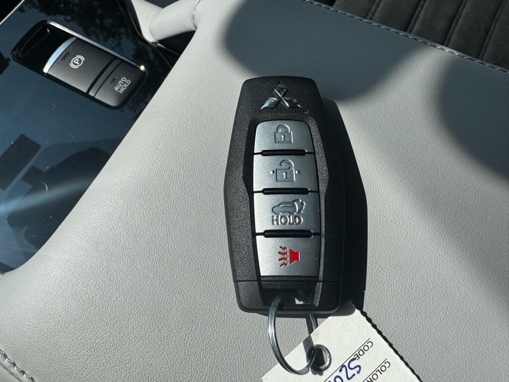 2025 Mitsubishi Outlander SE - Photo 37