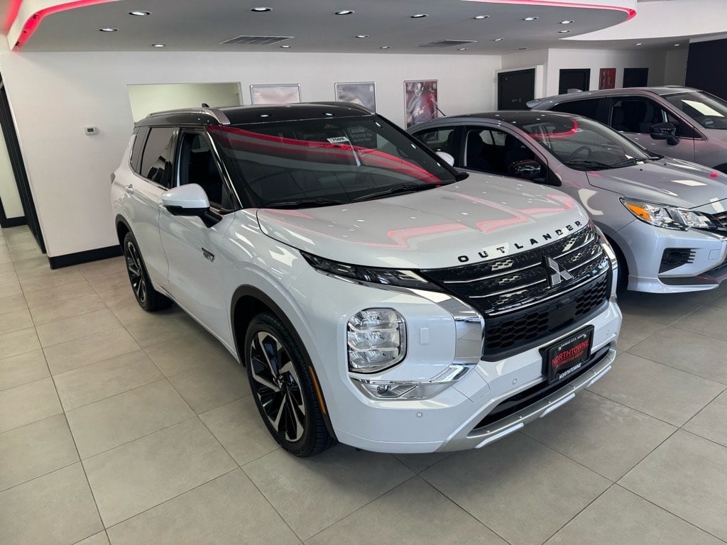 2025 Mitsubishi Outlander Plug-in Hybrid SEL - Photo 6