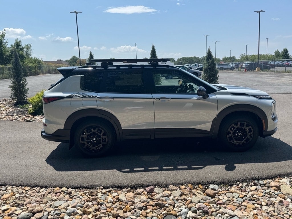 2025 Mitsubishi Outlander Trail Edition - Photo 6