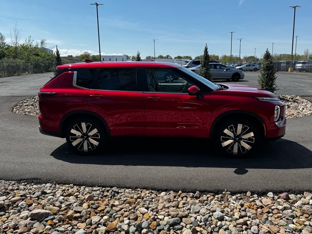 2025 Mitsubishi Outlander SE - Photo 6