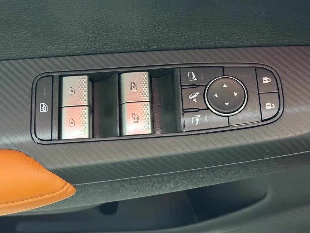 2025 Mitsubishi Outlander Plug-in Hybrid SEL - Photo 23