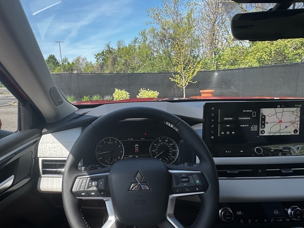 2025 Mitsubishi Outlander SE - Photo 26