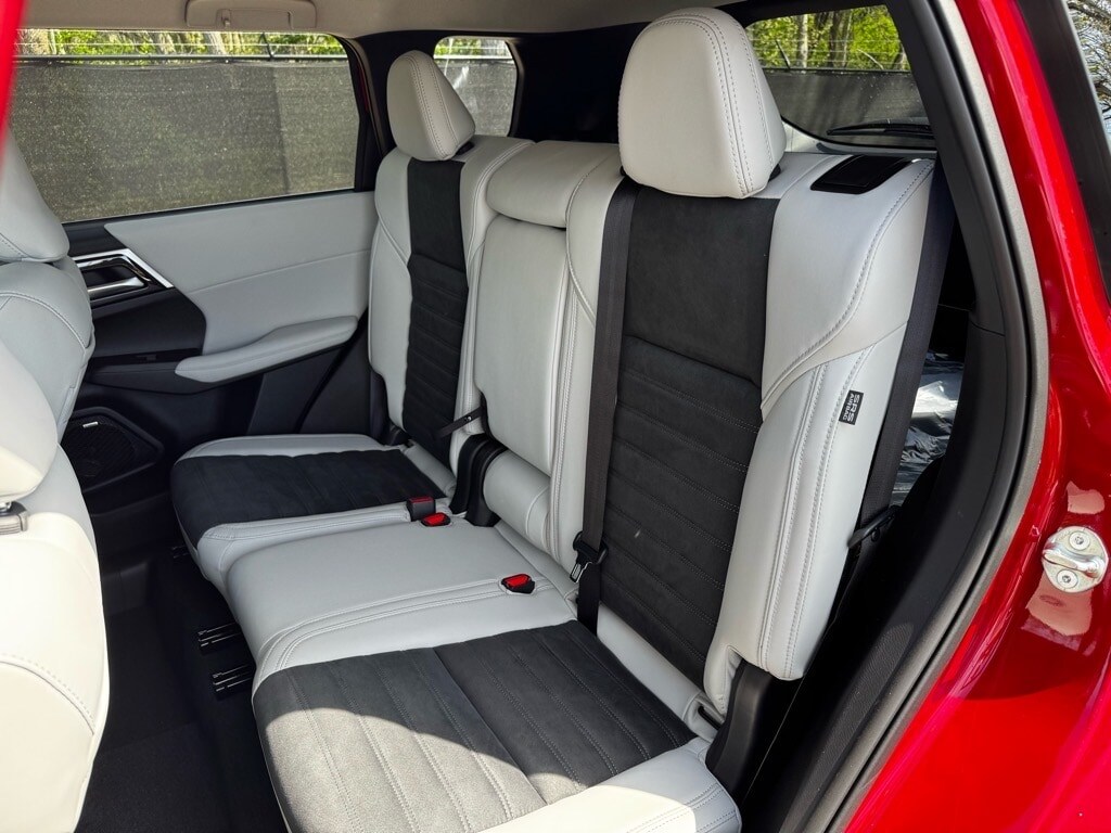 2025 Mitsubishi Outlander SE - Photo 20