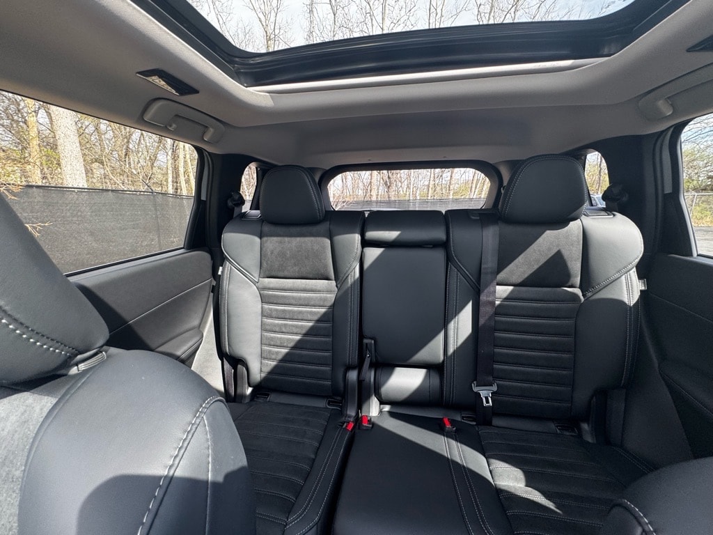 2025 Mitsubishi Outlander SE - Photo 40