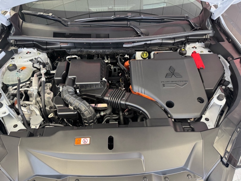 2025 Mitsubishi Outlander Plug-in Hybrid SEL - Photo 9