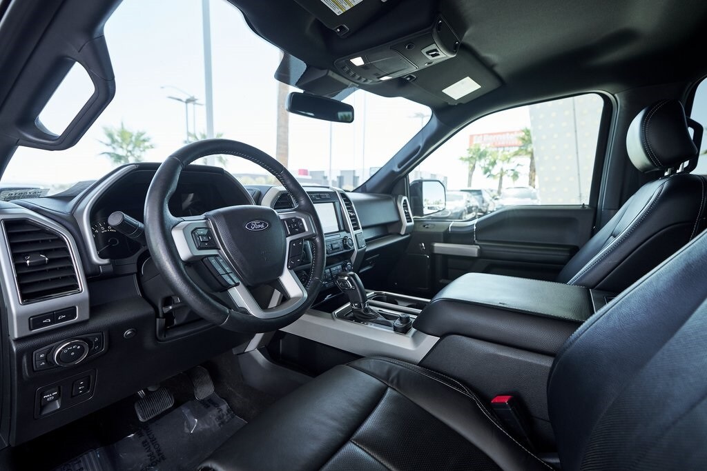 2019 Ford F-150 Lariat photo 2