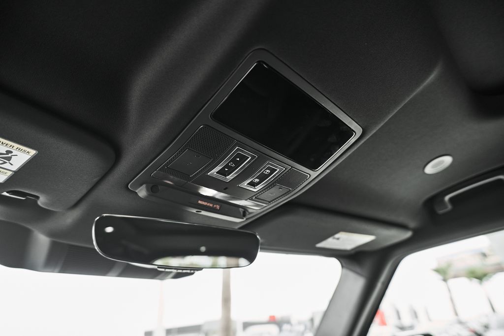2025 Land Rover Defender S - Photo 34