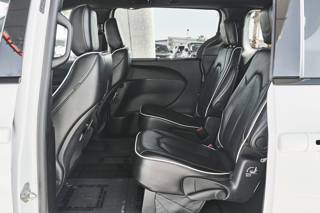 2025 Chrysler Pacifica Limited - Photo 11