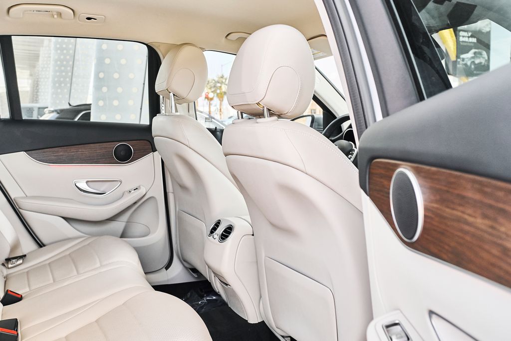 2022 Mercedes-Benz GLC GLC300 - Photo 14