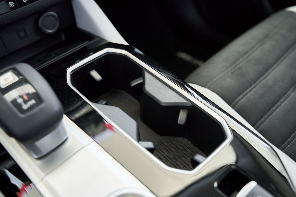 2025 Mitsubishi Outlander SE - Photo 47
