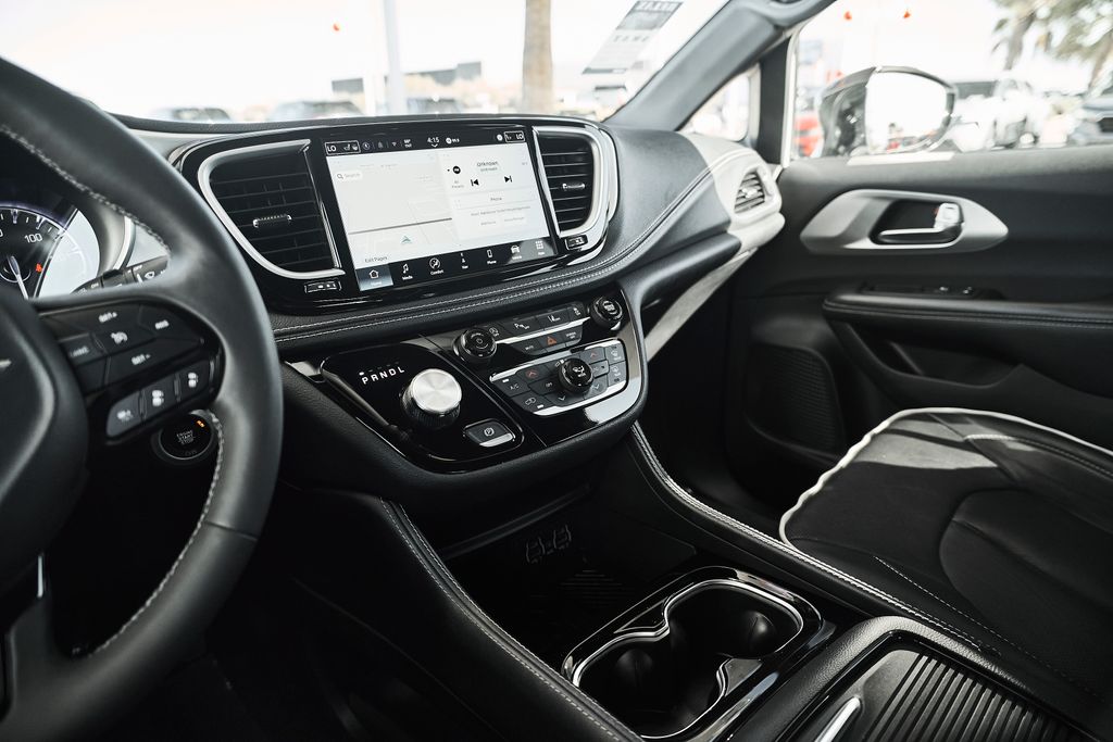2025 Chrysler Pacifica Limited - Photo 31