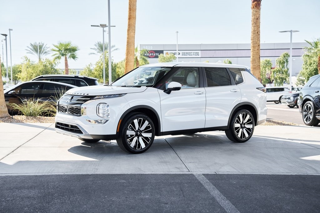 New 2025 Mitsubishi Outlander SE SUV
