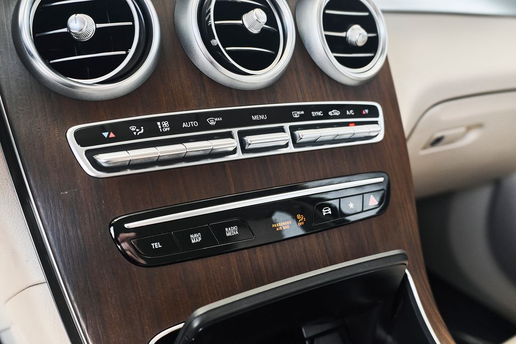 2022 Mercedes-Benz GLC GLC300 - Photo 29