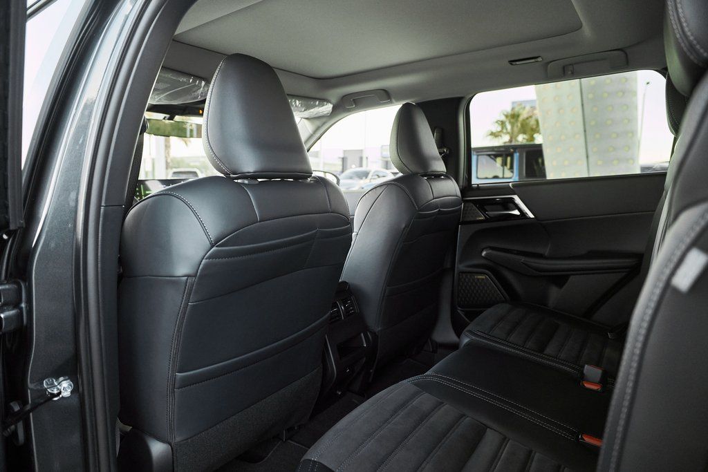 2026 Mitsubishi Outlander SE - Photo 25