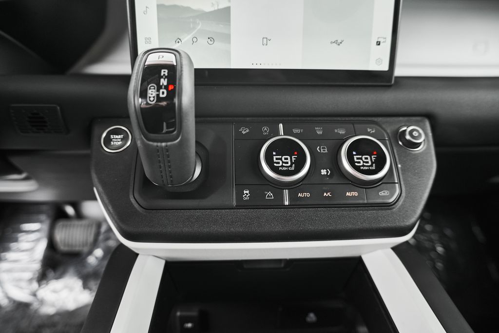 2025 Land Rover Defender S - Photo 30