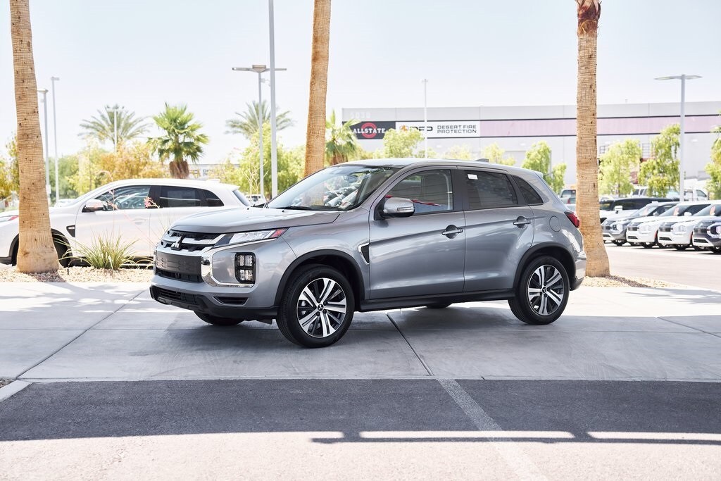 2025 Mitsubishi Outlander Sport SE photo 4