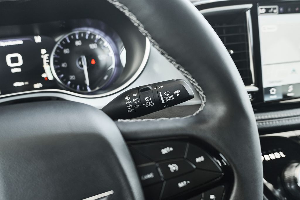 2025 Chrysler Pacifica Limited - Photo 28