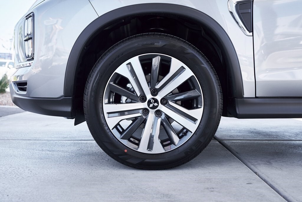 2025 Mitsubishi Outlander Sport SE photo 3