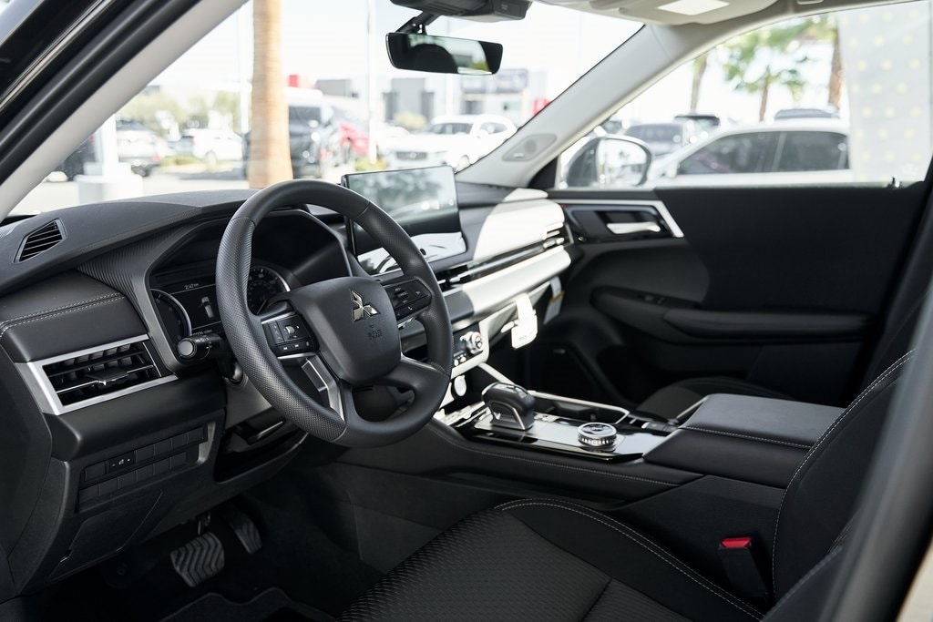 New 2025 Mitsubishi Outlander ES SUV