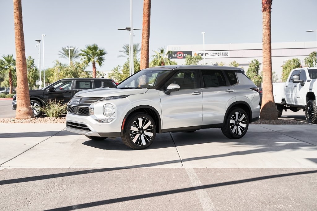 New 2025 Mitsubishi Outlander SE SUV