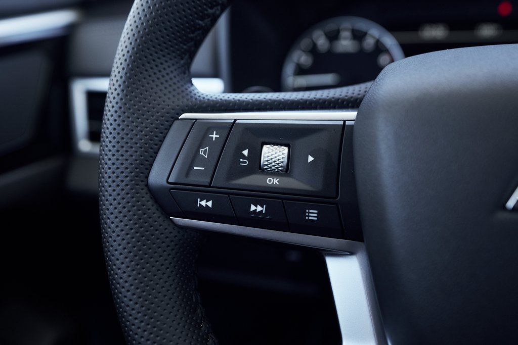 2025 Mitsubishi Outlander SE - Photo 33