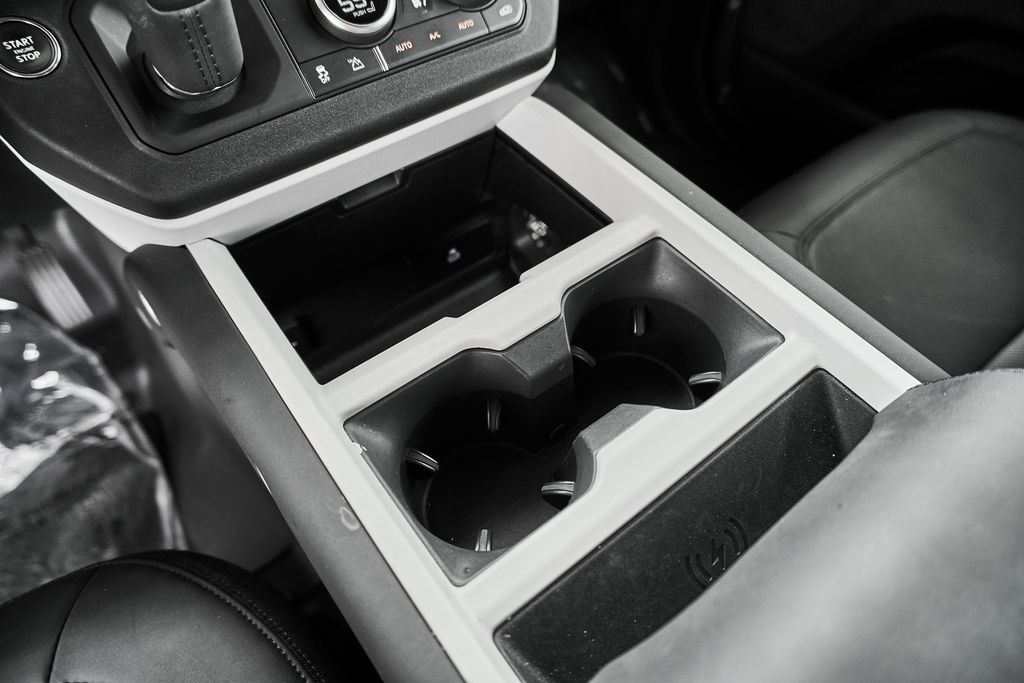 2025 Land Rover Defender S - Photo 31