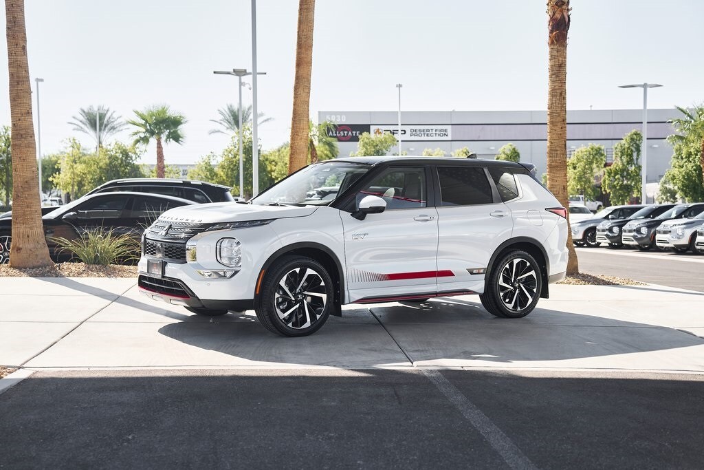 2024 Mitsubishi Outlander PHEV SE Ralliart photo 4