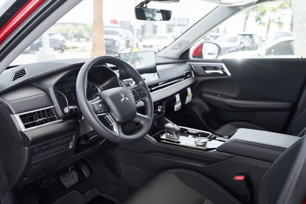 New 2025 Mitsubishi Outlander ES SUV