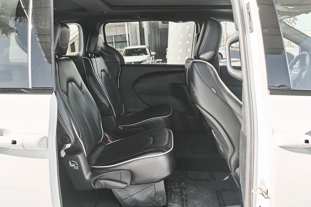 2025 Chrysler Pacifica Limited - Photo 10