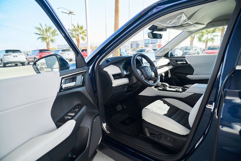 2026 Mitsubishi Outlander SE - Photo 15