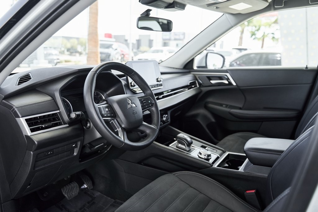 Certified 2024 Mitsubishi Outlander SE SUV