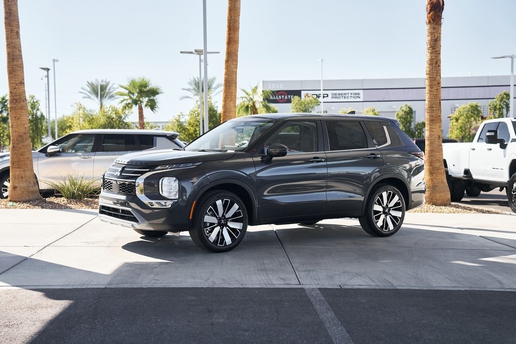 New 2025 Mitsubishi Outlander SE SUV
