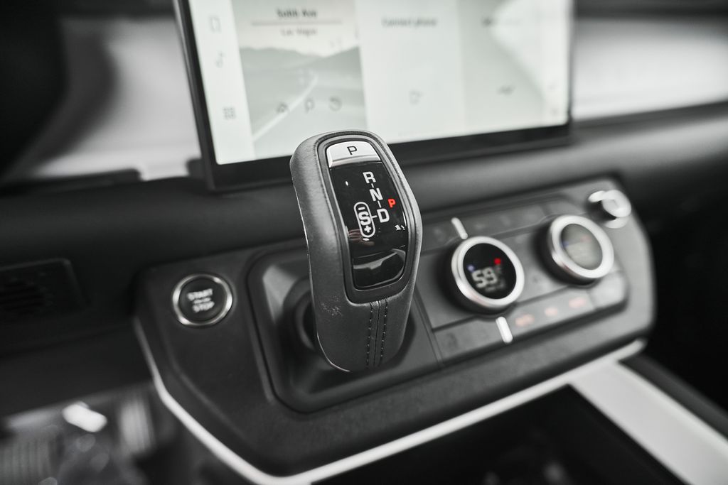 2025 Land Rover Defender S - Photo 33