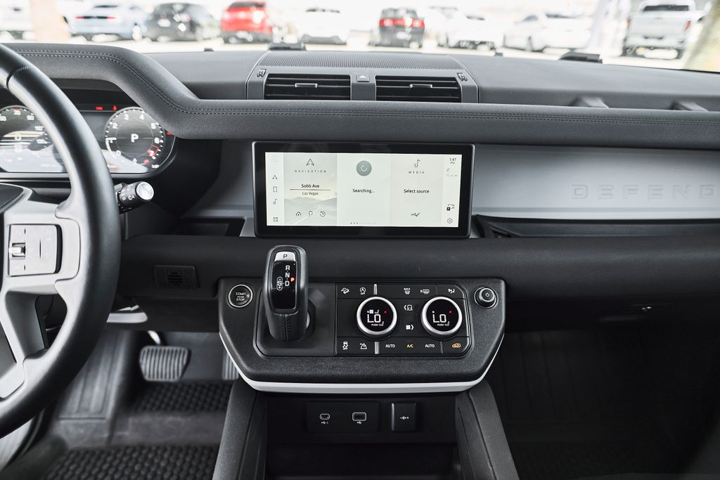 2023 Land Rover Defender X-Dynamic SE - Photo 29