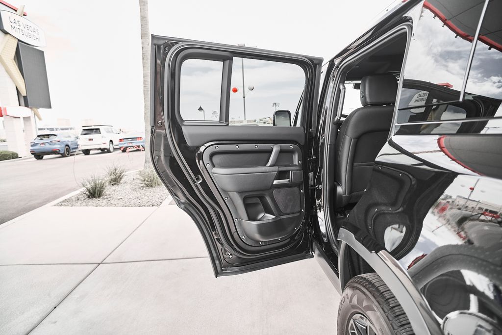 2025 Land Rover Defender S - Photo 15